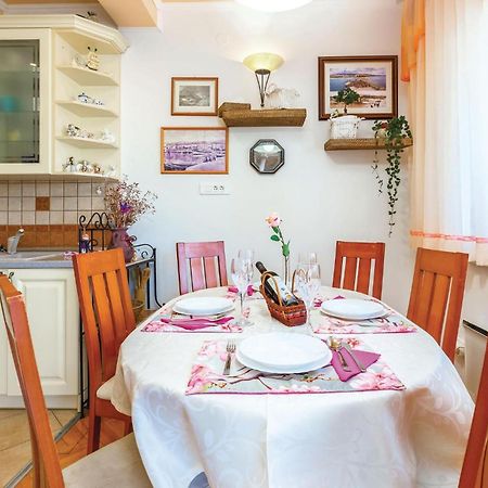 Beautiful Apartment In Crikvenica With Jacuzzi Экстерьер фото
