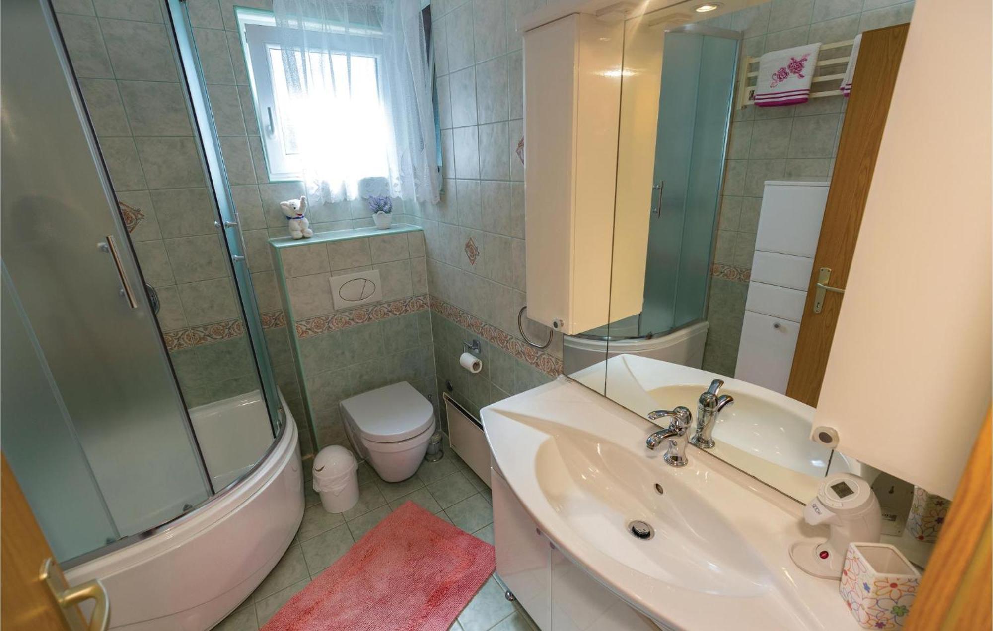 Beautiful Apartment In Crikvenica With Jacuzzi Экстерьер фото
