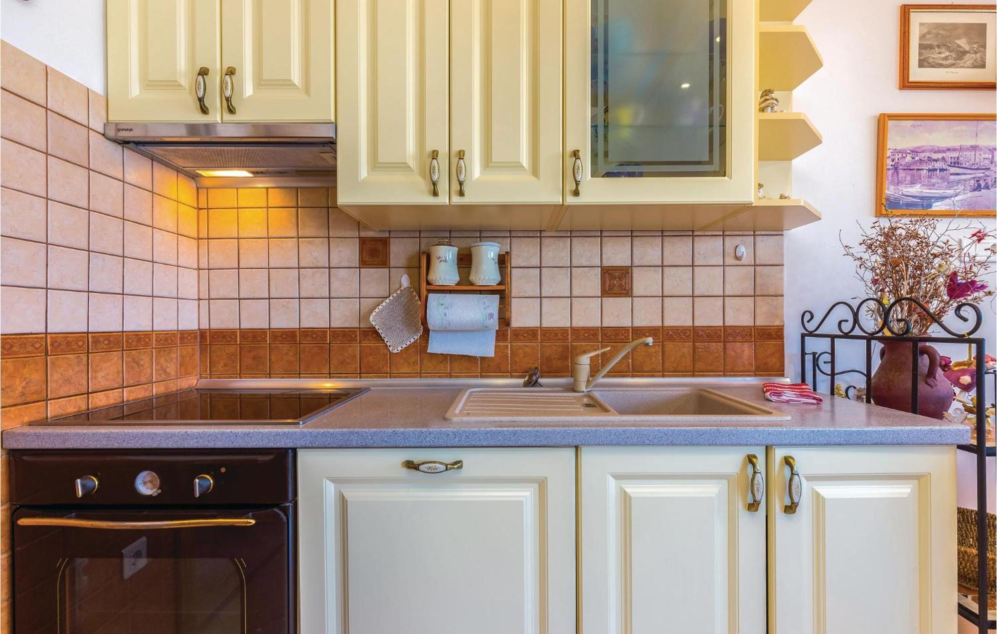 Beautiful Apartment In Crikvenica With Jacuzzi Экстерьер фото