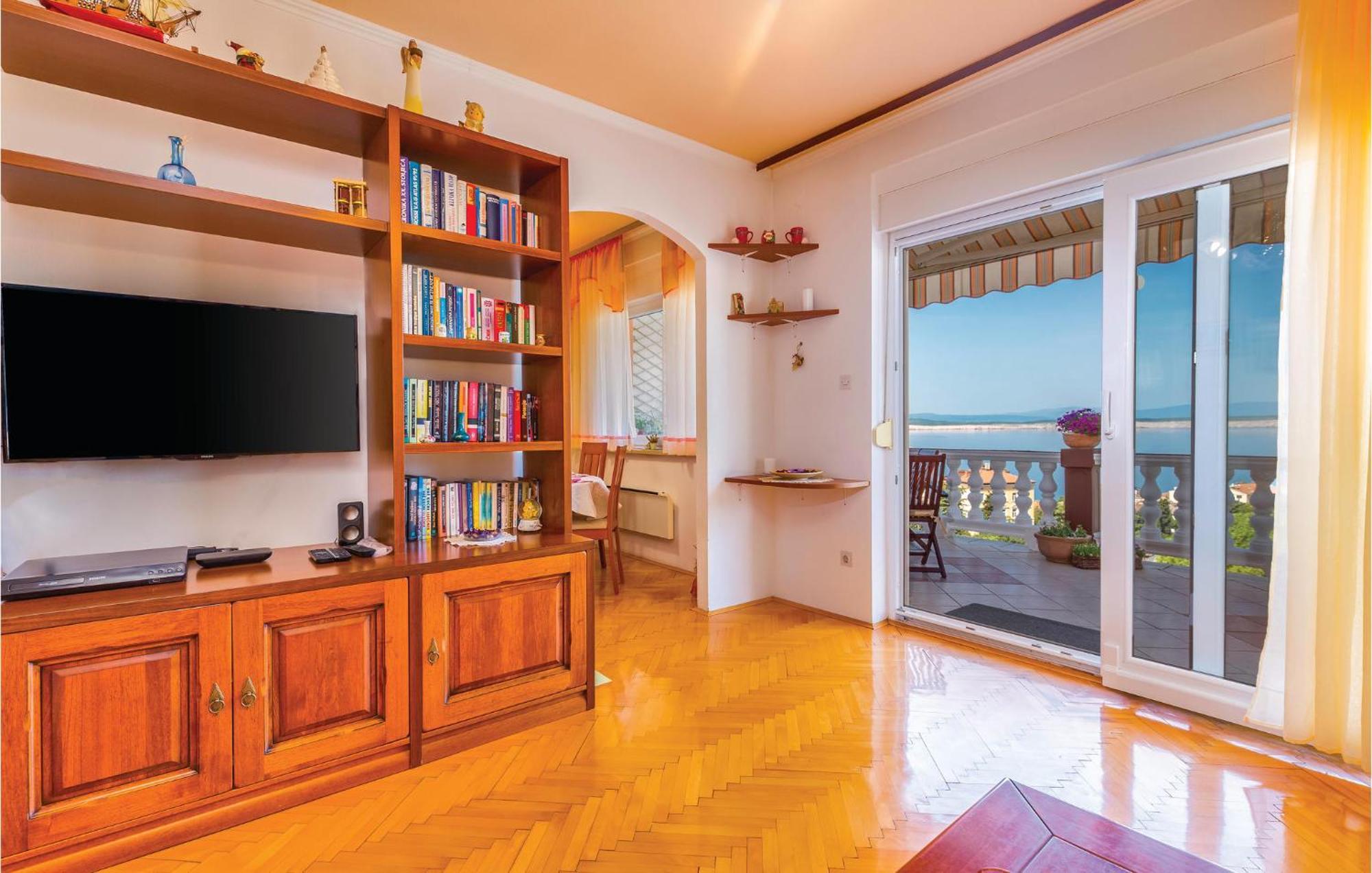 Beautiful Apartment In Crikvenica With Jacuzzi Экстерьер фото