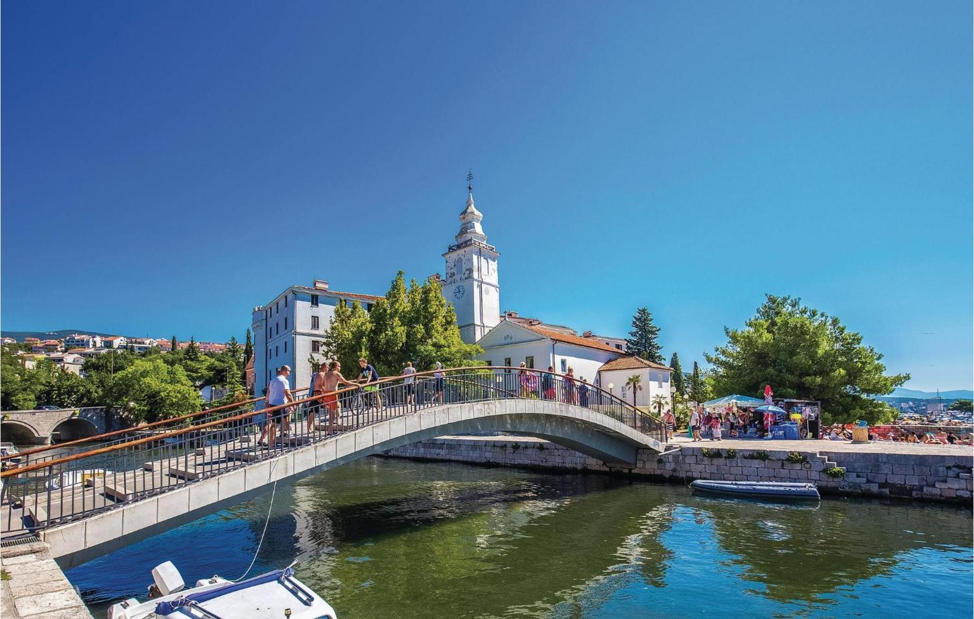 Beautiful Apartment In Crikvenica With Jacuzzi Экстерьер фото